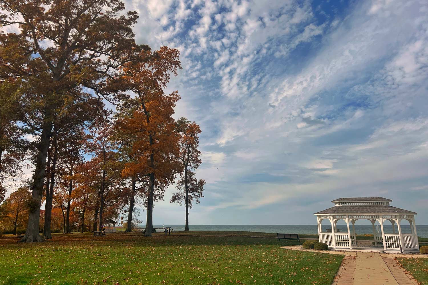 The gazebo at The Lodge at Geneva-on-the-Lake in fall